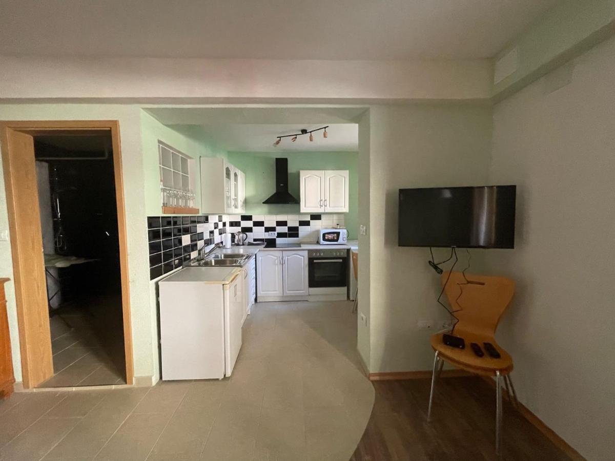 Old Square House - Hisa Na Starem Trgu Apartment Tolmin Exterior photo
